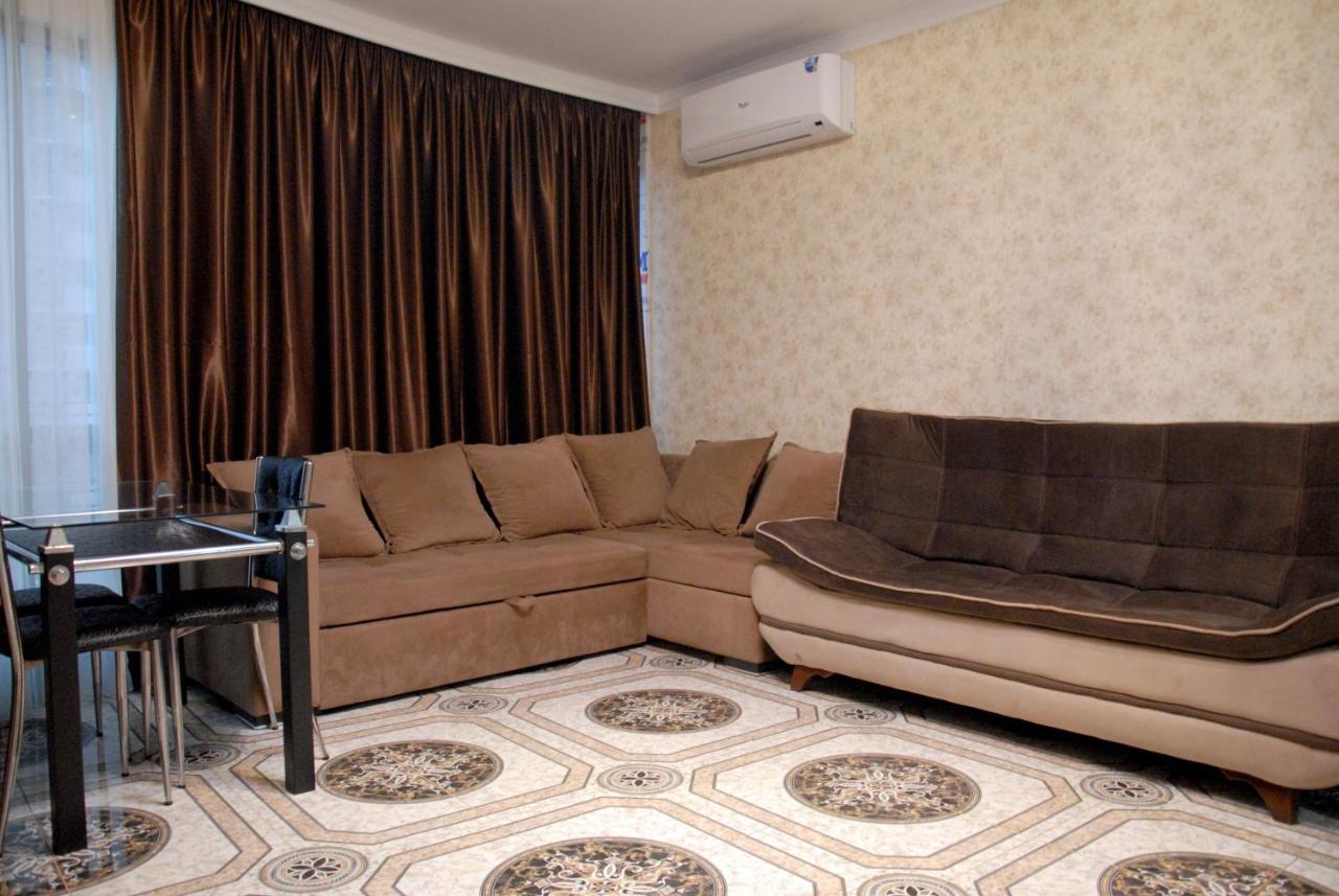 Apart Hotel Luxor Batumi Eksteriør billede